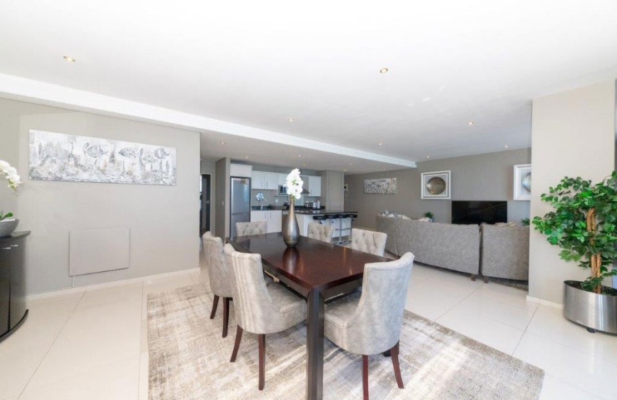 2 Bedroom Property for Sale in Bloubergstrand Western Cape